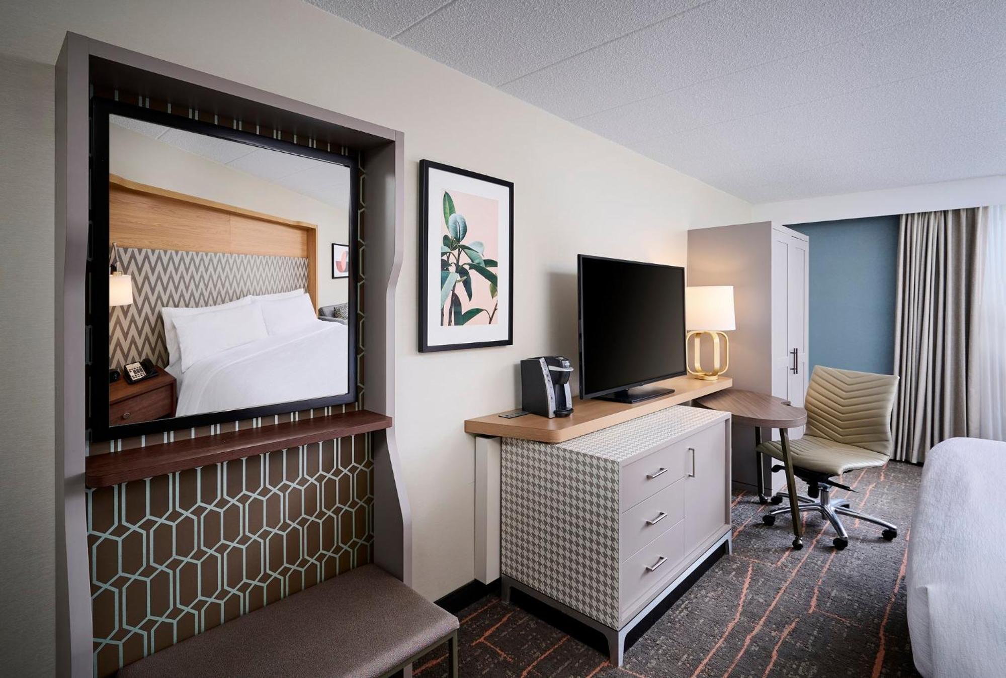 Holiday Inn Burlington Conference Centre By Ihg Buitenkant foto