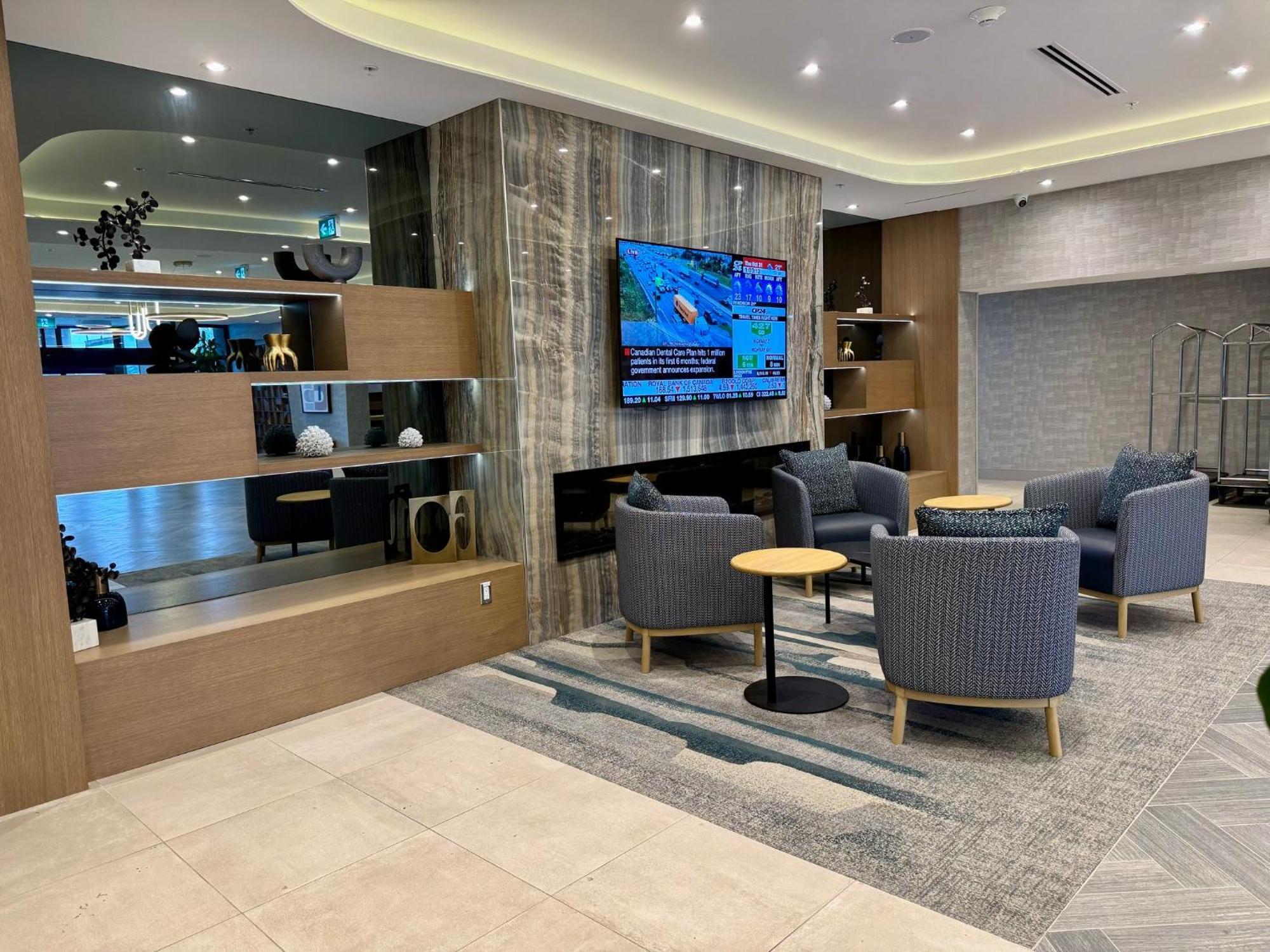 Holiday Inn Burlington Conference Centre By Ihg Buitenkant foto