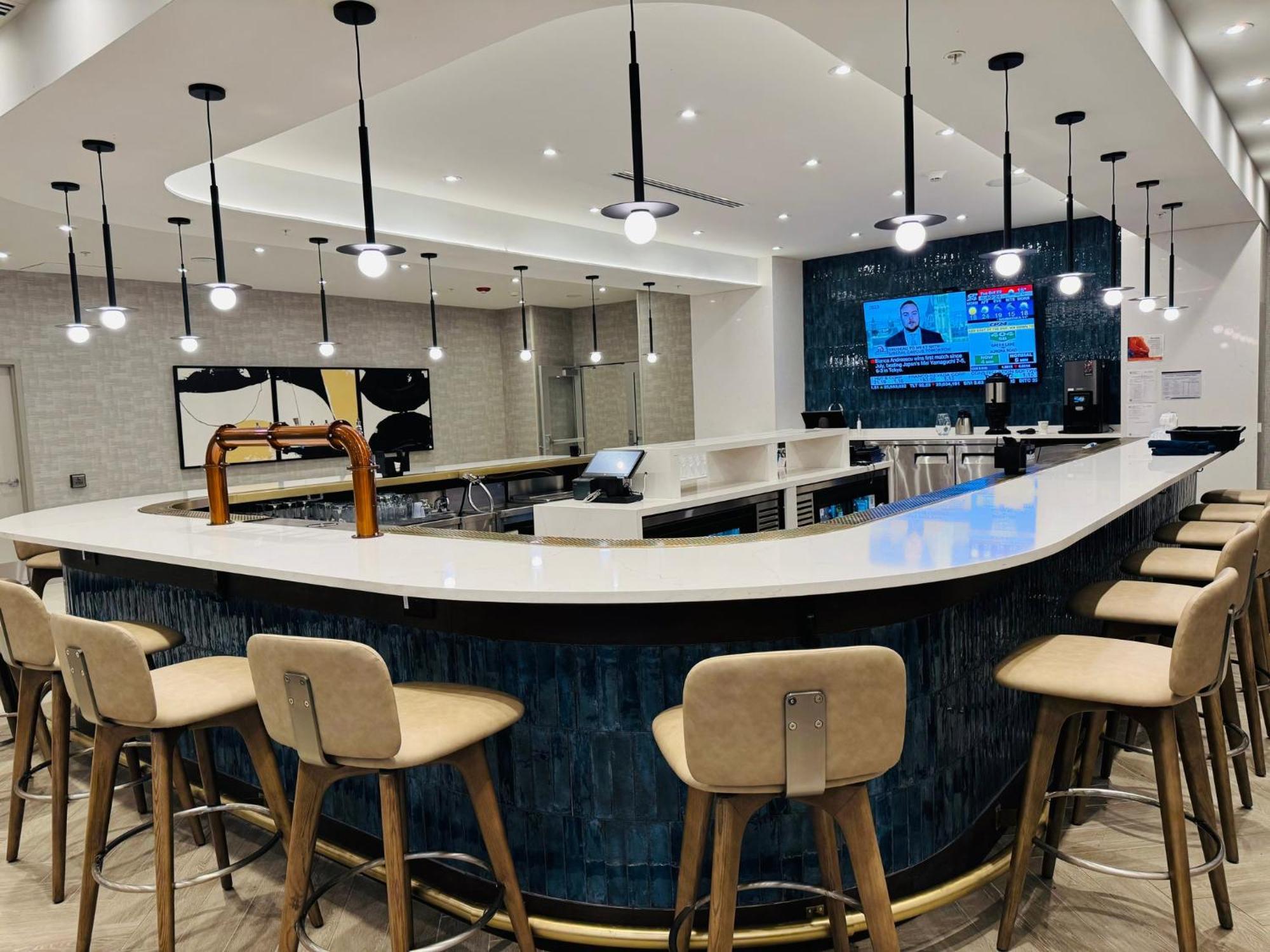 Holiday Inn Burlington Conference Centre By Ihg Buitenkant foto