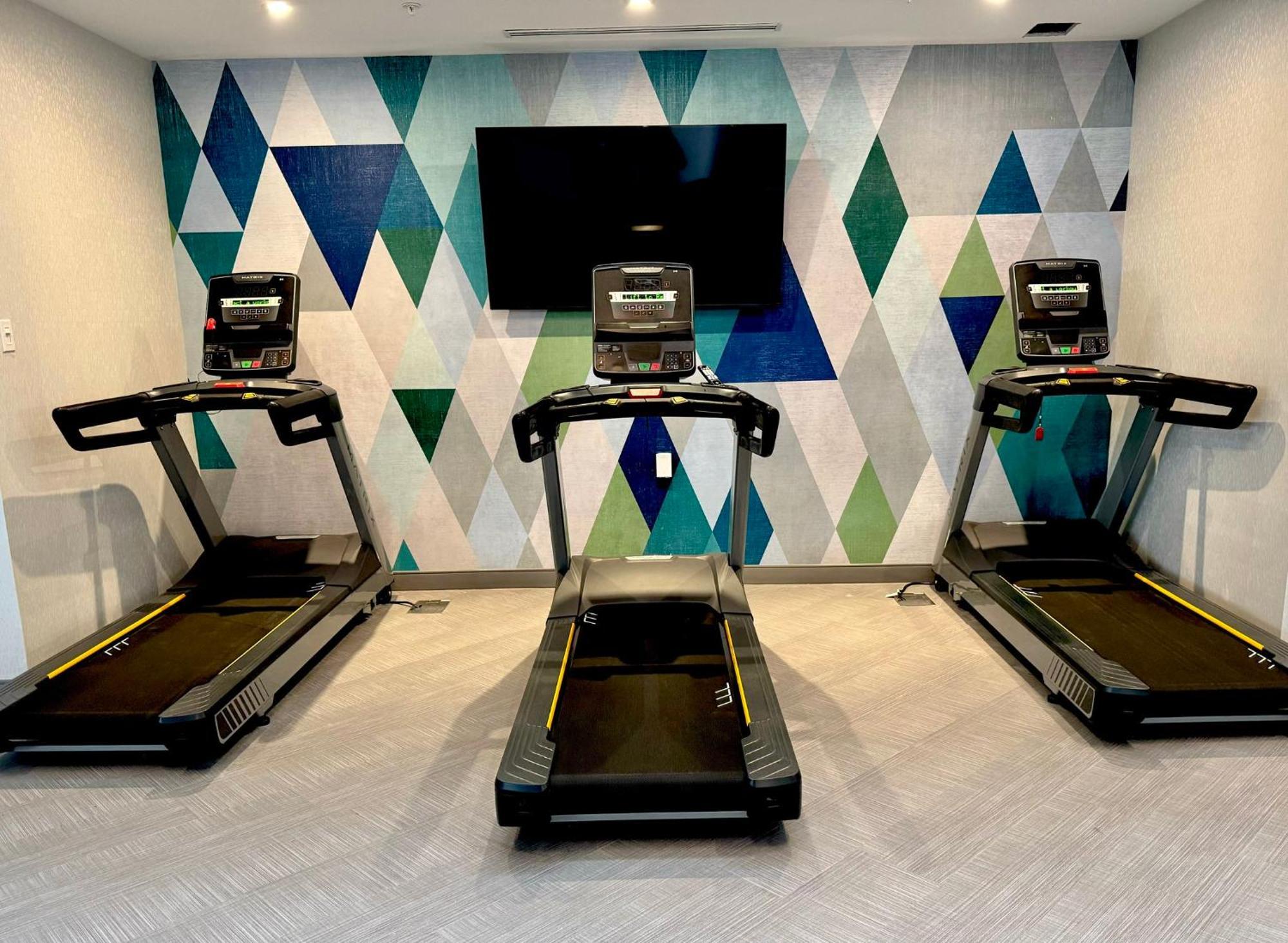 Holiday Inn Burlington Conference Centre By Ihg Buitenkant foto