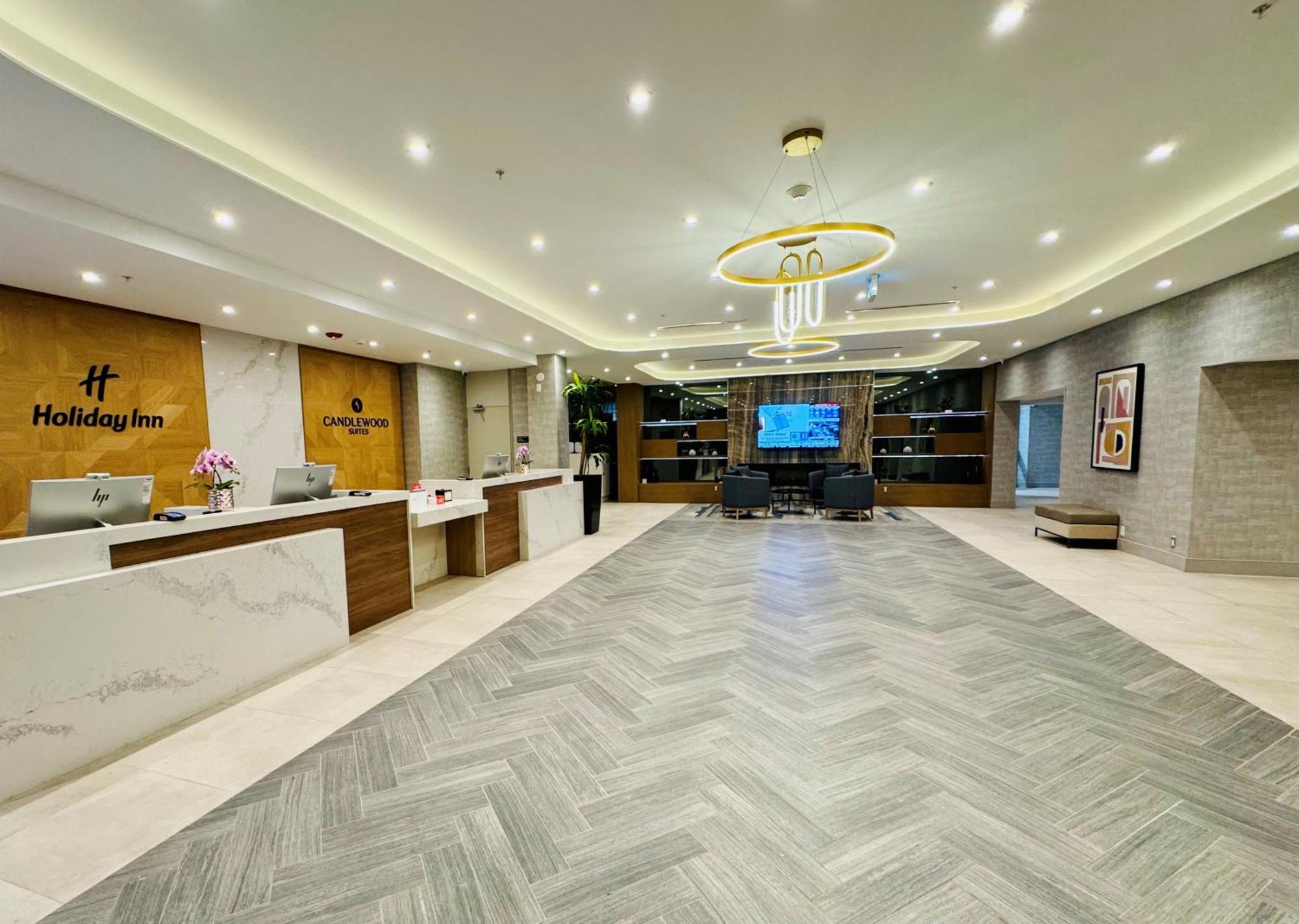 Holiday Inn Burlington Conference Centre By Ihg Buitenkant foto