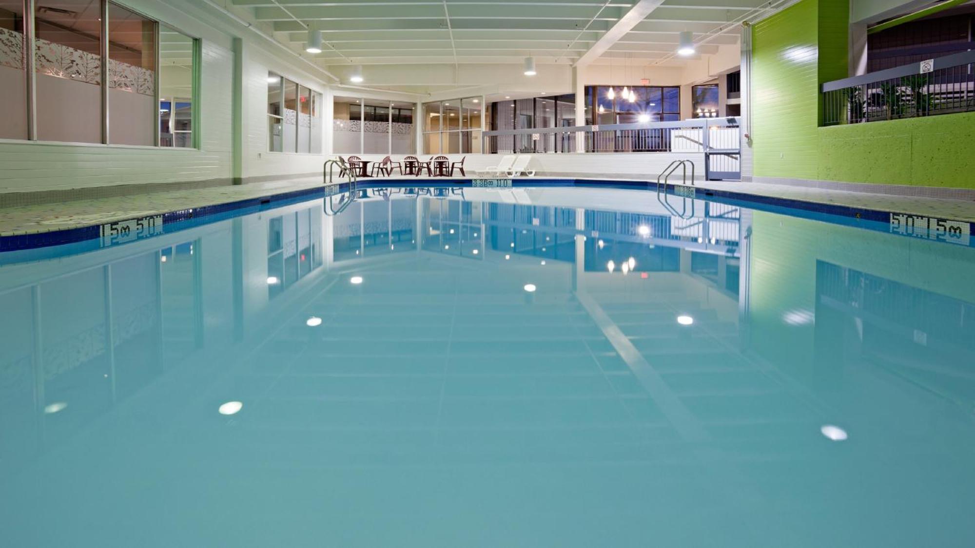 Holiday Inn Burlington Conference Centre By Ihg Buitenkant foto