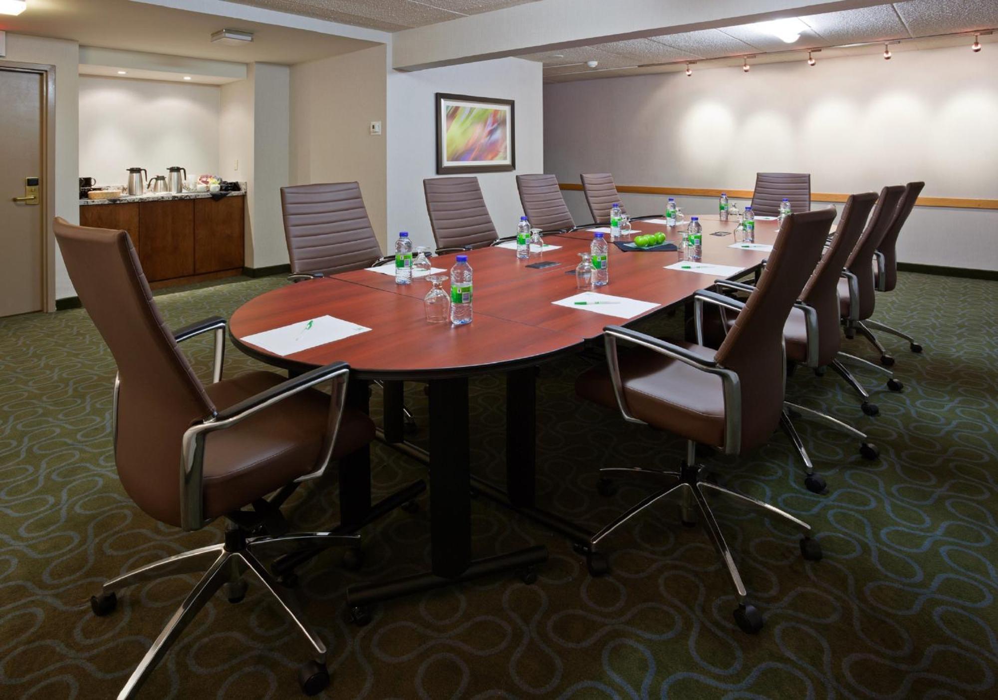 Holiday Inn Burlington Conference Centre By Ihg Buitenkant foto