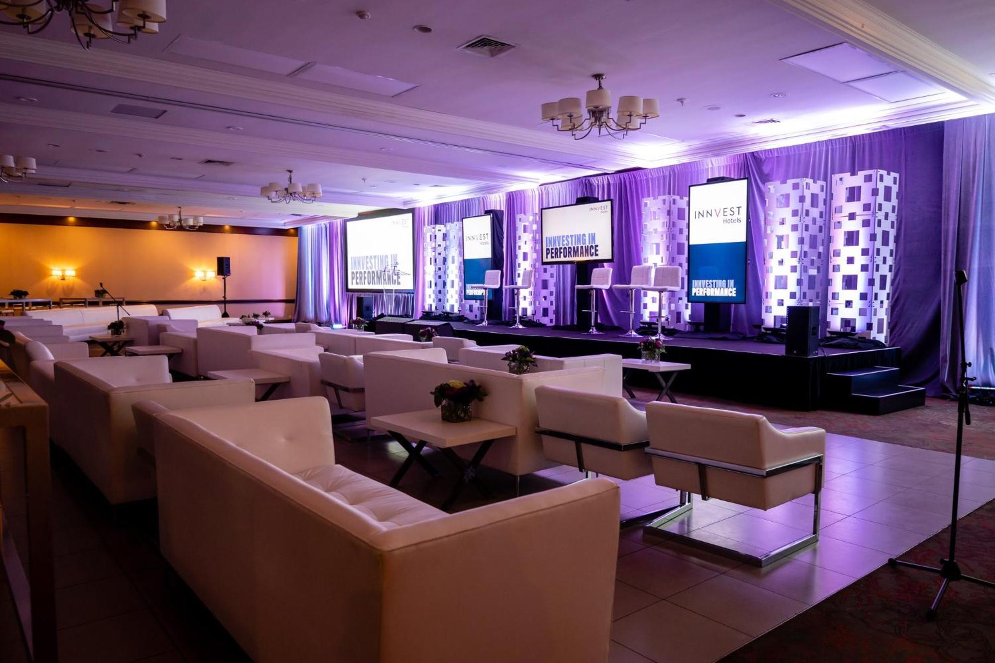Holiday Inn Burlington Conference Centre By Ihg Buitenkant foto