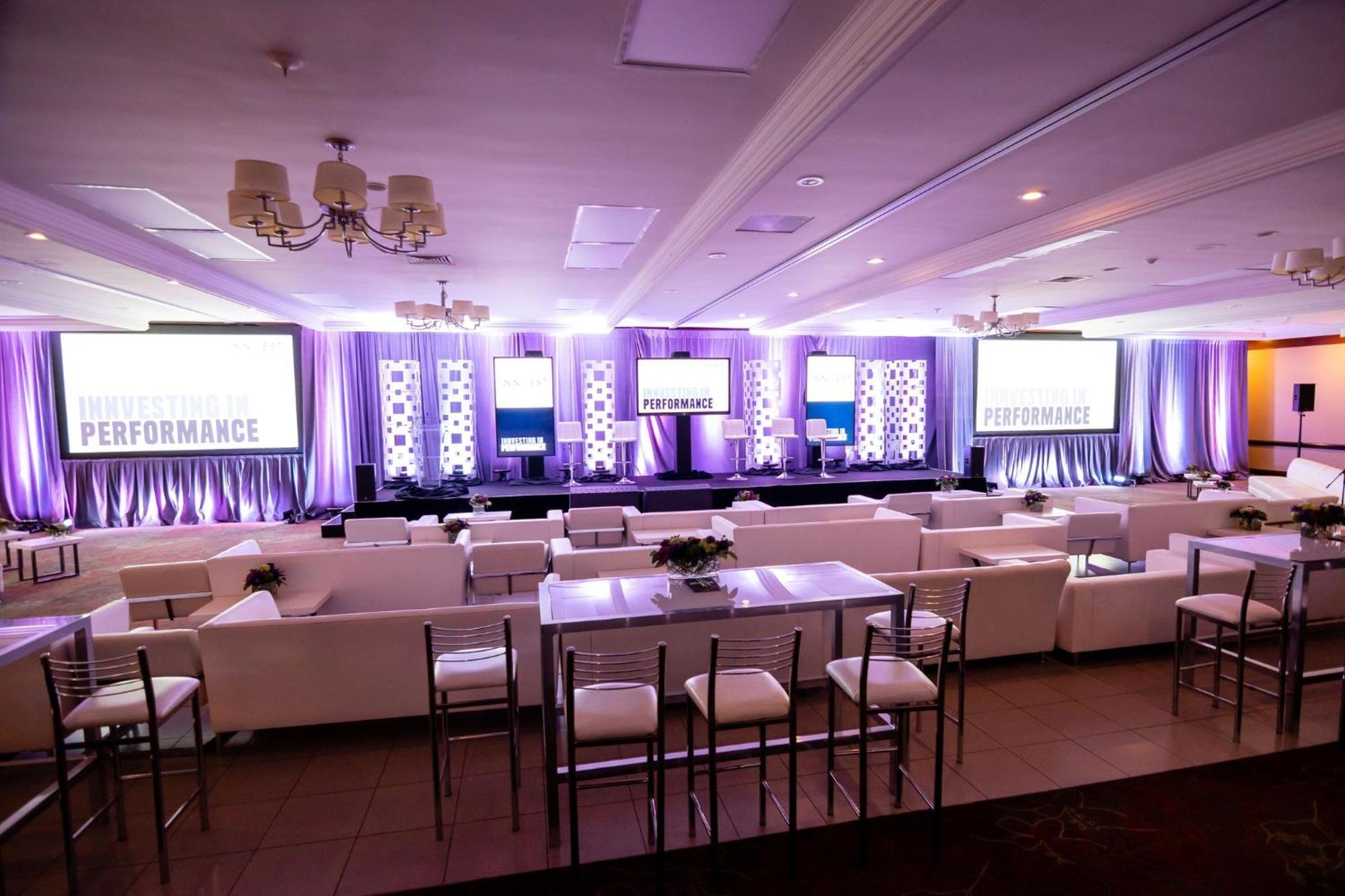 Holiday Inn Burlington Conference Centre By Ihg Buitenkant foto